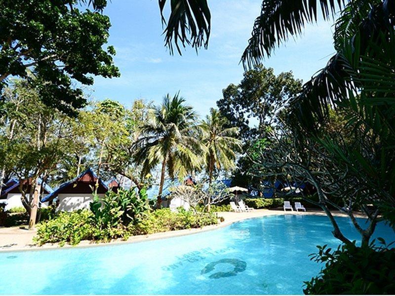 Coral Island Resort 푸껫 외부 사진