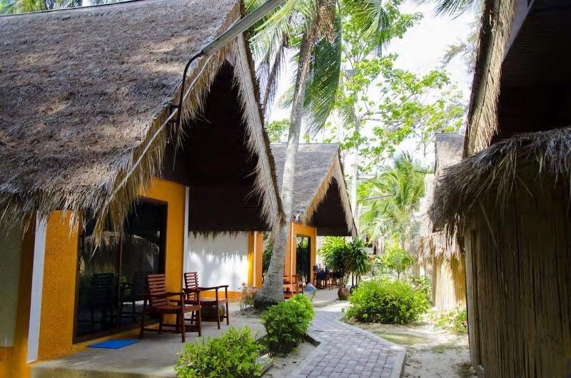 Coral Island Resort 푸껫 외부 사진